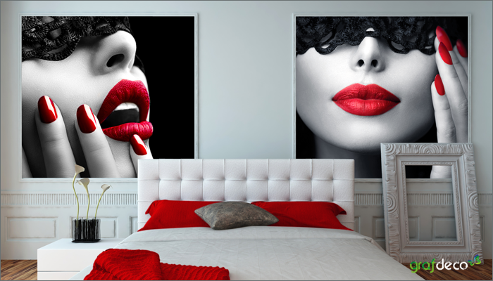 Fototapety erotyka - zmysłowa kobieta w masce na oczy, z ostrą czerwoną szminką na ustach na ścianie w sypialni